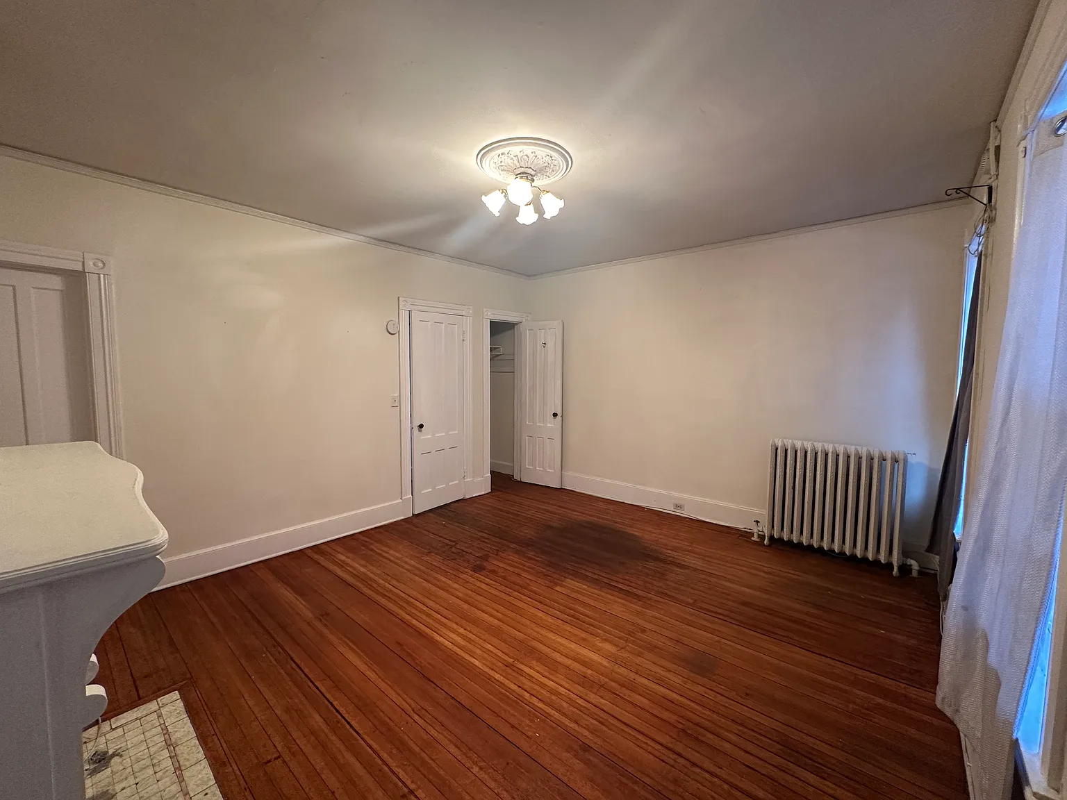 39 S Lake Ave — Photo 3