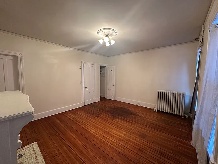 39 S Lake Ave #4 — Photo 3