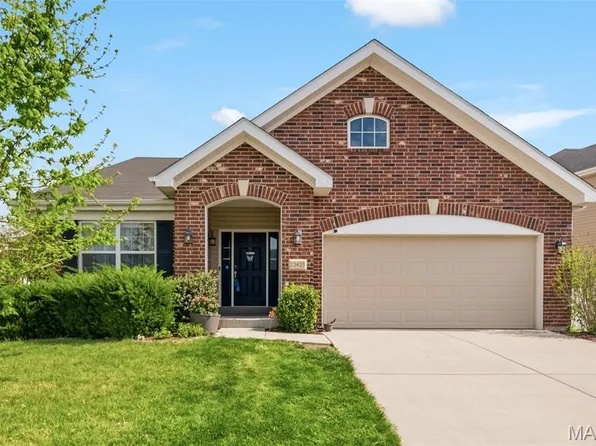 12425 Bur Oak Dr, Saint Louis, MO 63146