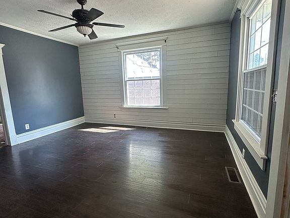 4th image of 26 W College Ave