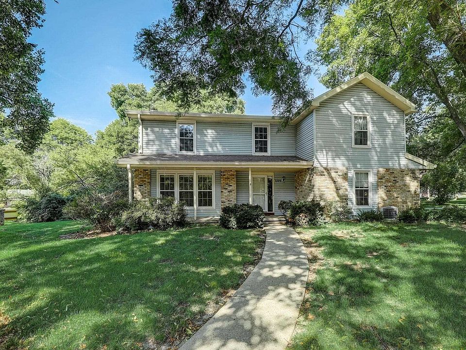 1st image of 609 N Westfield Rd