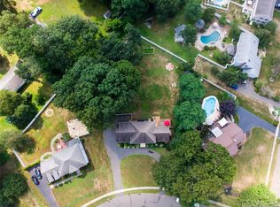 79 Bancroft Ln, South Windsor, CT 06074