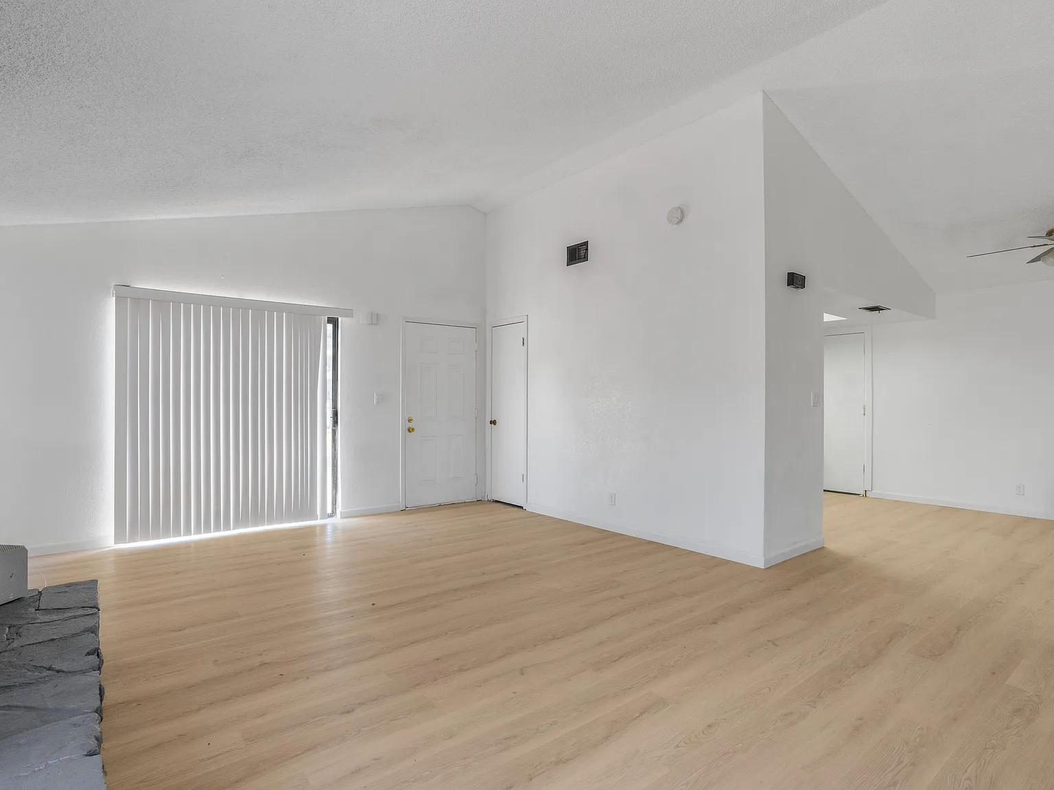3 bed, 2.0 bath, 1260 sqft, $2,450 — Photo 1