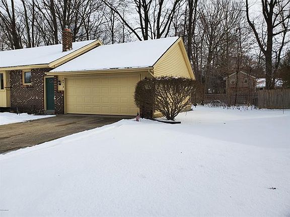 3rd image of 6914 Bridgeport Dr