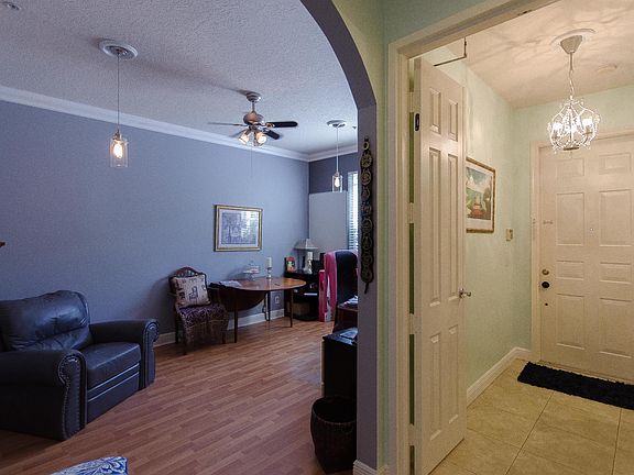 4th image of 105 E E Indian Crossing Cir #105