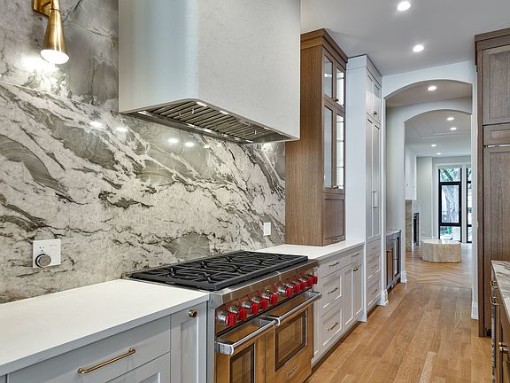 4th image of 2042 W Berteau Ave