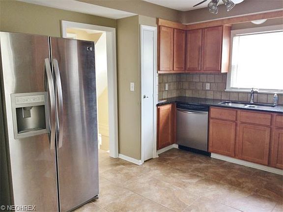 3rd image of 4429 Acacia Dr