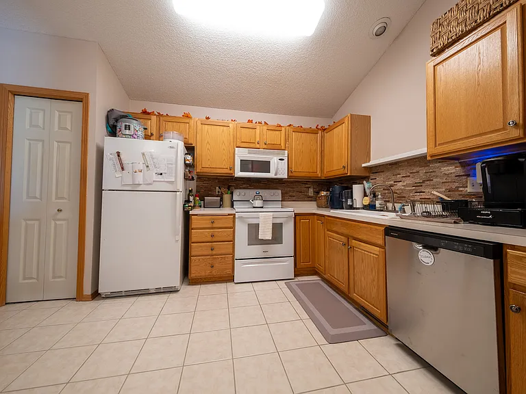 8772 Coburn Ct — Photo 8