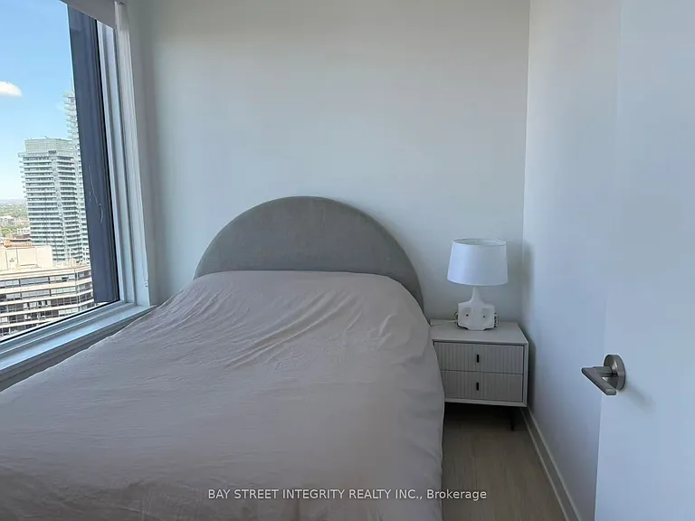 8 Wellesley St W #4616 — Photo 3
