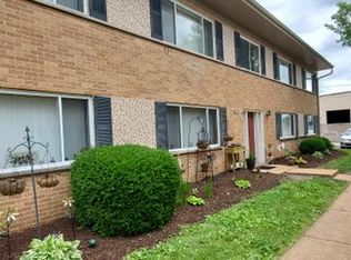 9733 Pauline Pl #D, Saint Louis, MO 63123