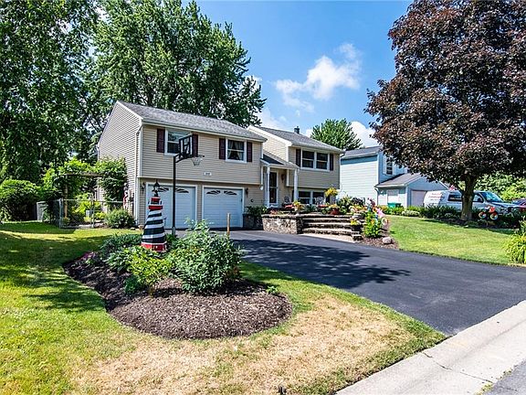 3rd image of 5787 Bonnie Brae Cir