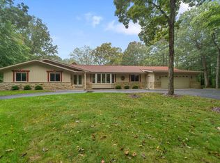 280 Nob Hill Dr W, Colgate, WI 53017