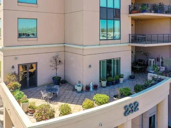 232 Lake Marina Ave APT 2A, New Orleans, LA 70124