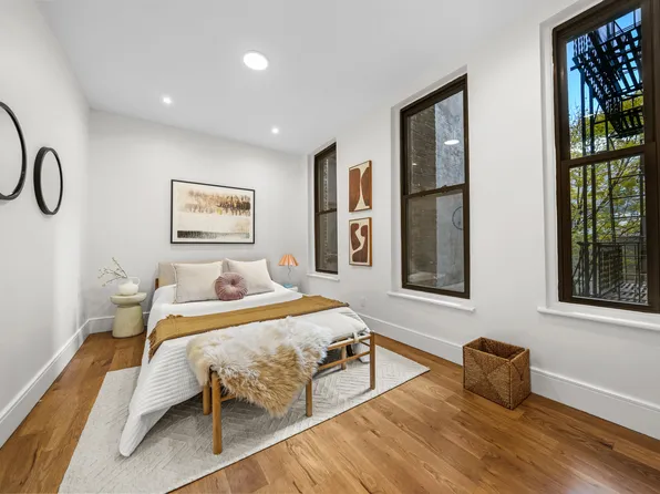 636 Warren Street image 14 of 16