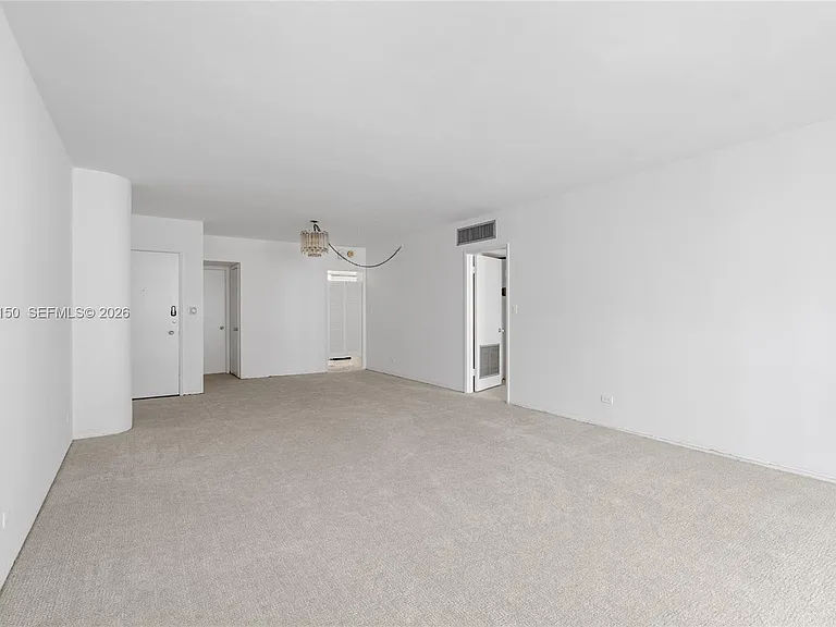 5005 Collins Ave #509 — Photo 12