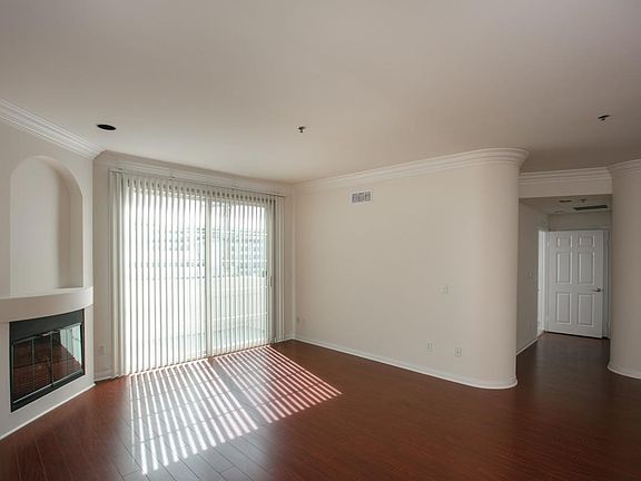 5th image of 108 S Clark Dr APT 403