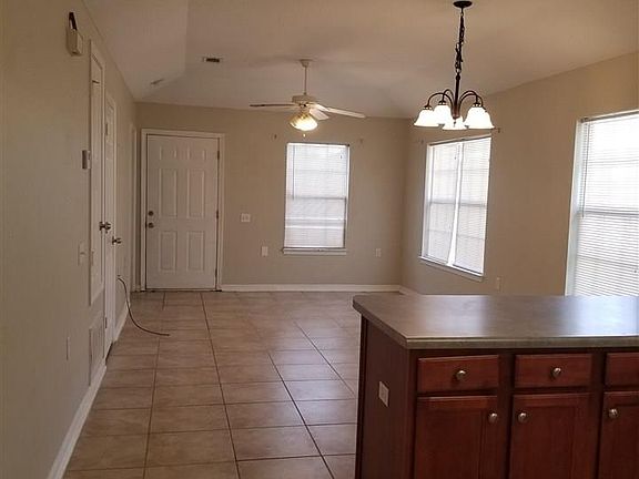 4th image of 2329 Bur Oak Dr