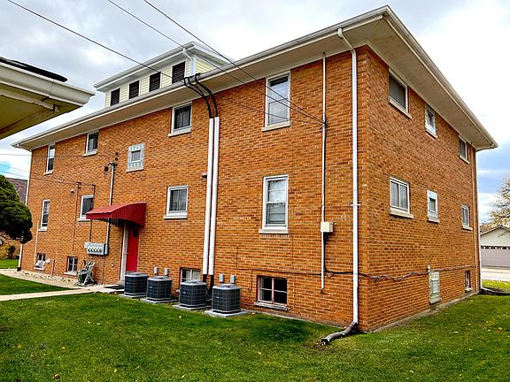 3rd image of 1515 E 31st St APT 1W
