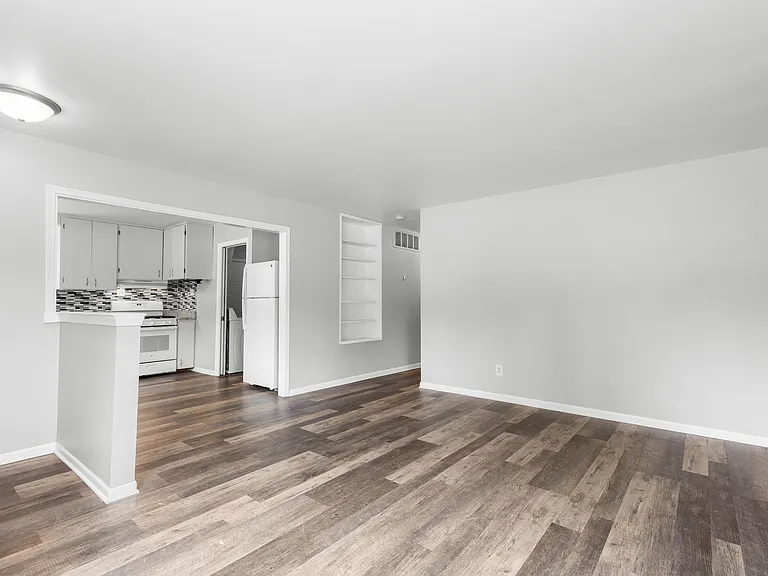 1333 Moulin Ave — Photo 9