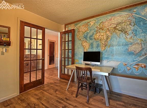 Office has built in bookcases