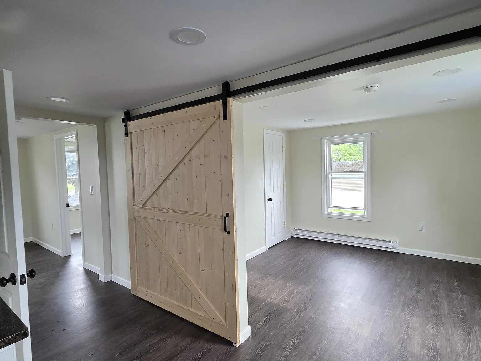 2 bed, 800 sqft, $1,400 — Photo 3