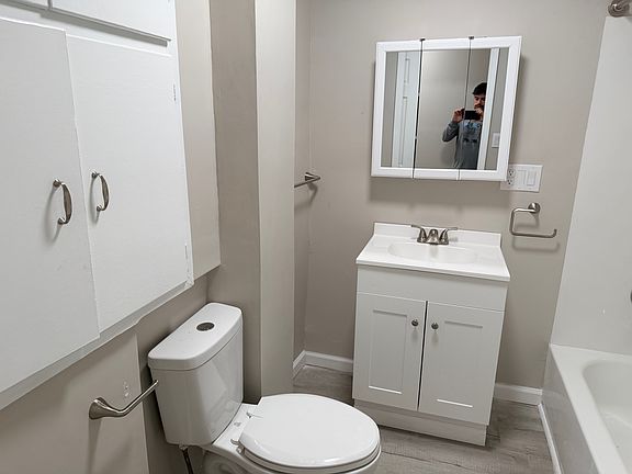 5th image of 332 Stull Ave