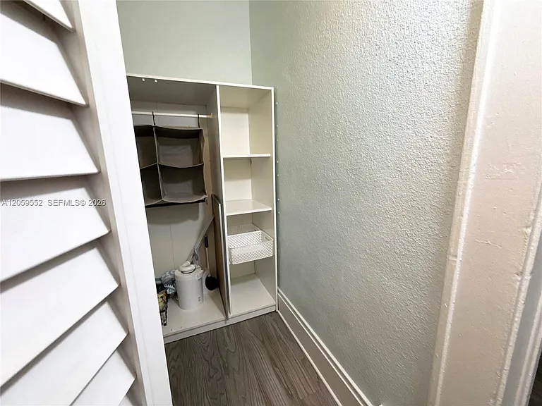 124 Mendoza Ave #3 — Photo 10