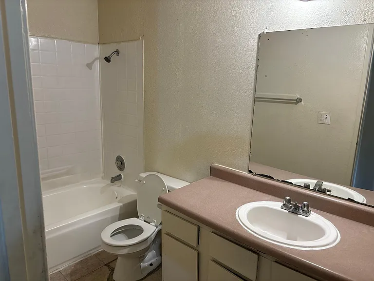 4871 E Lane Ave — Photo 4