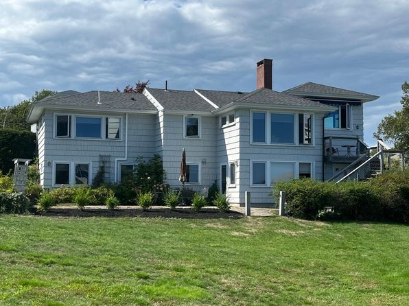 16 Loveitts Field Rd