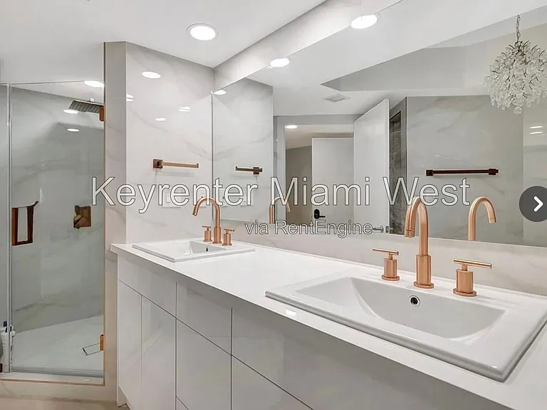 16485 Collins Ave #932 — Photo 4