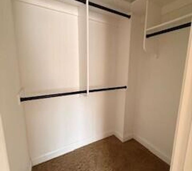 1st image of 817 Mayo Ln
