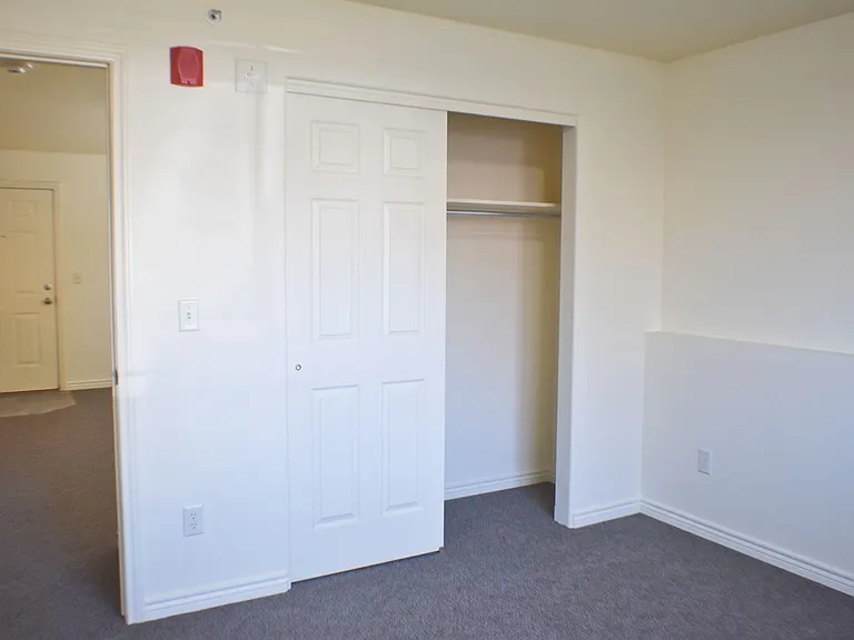 1115 Belford Ave — Photo 13