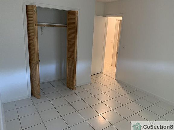 5th image of 716 NE 1st St APT 2