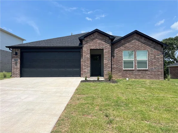 1520 Ridgeview Dr, Springdale, AR 72764