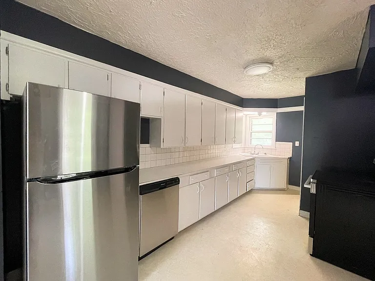 3412 W 9th St N — Photo 7