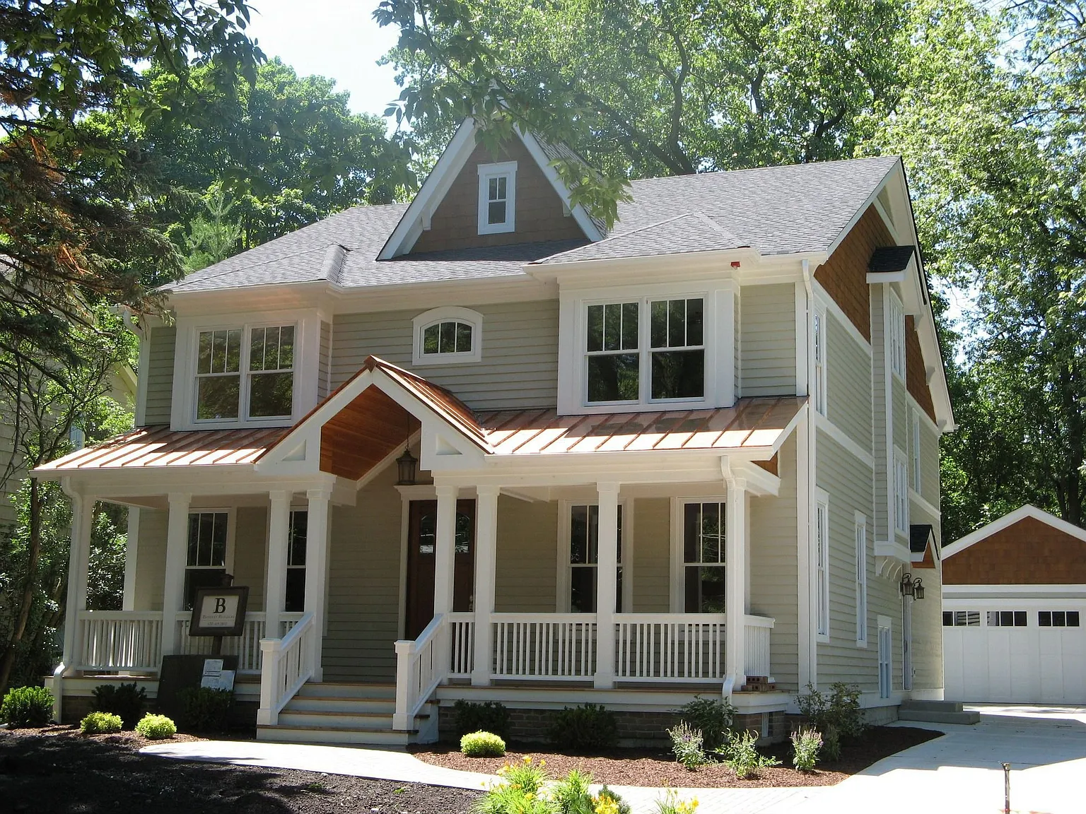 347 Marion Ave photo 1