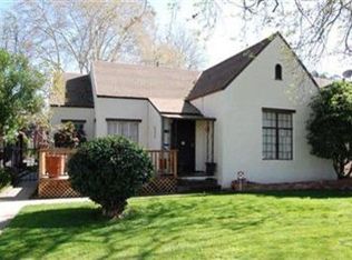 2547 Land Park Dr, Sacramento, CA 95818