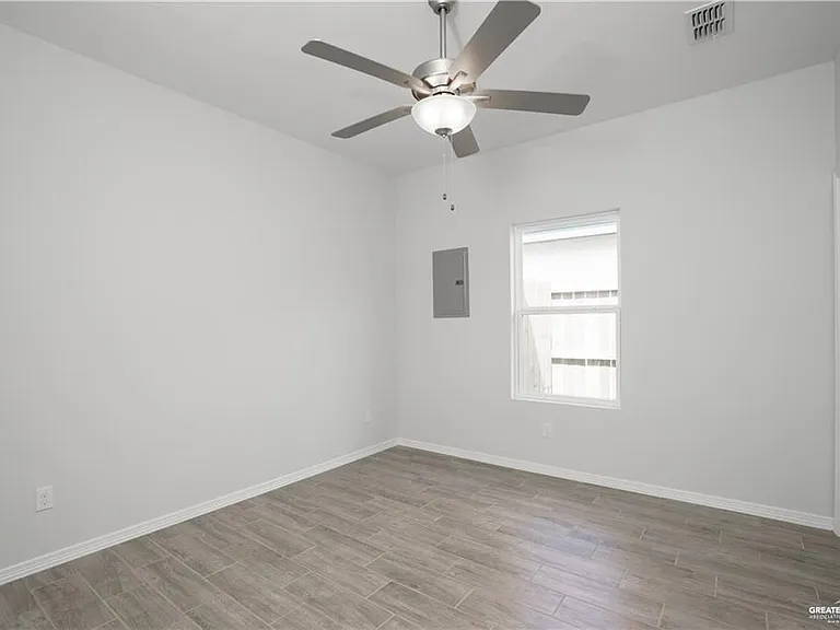 5900 Puffin Ave #4 — Photo 11