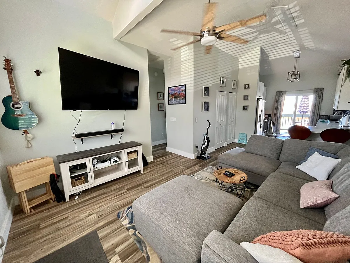 Building Photo - 27 Jillian Ln #631