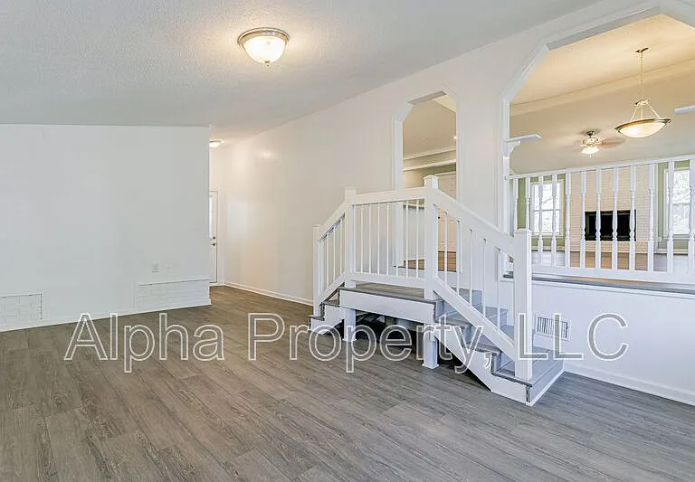 206 E Arlington Ave — Photo 8