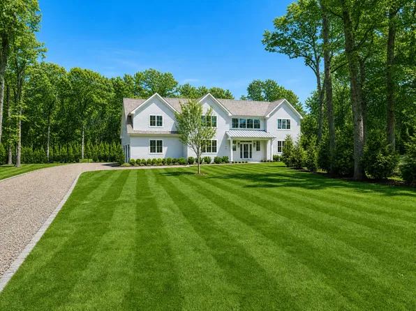 https://photos.zillowstatic.com/fp/55d3e23416096356772289b8c6be9f2f-p_e.webp