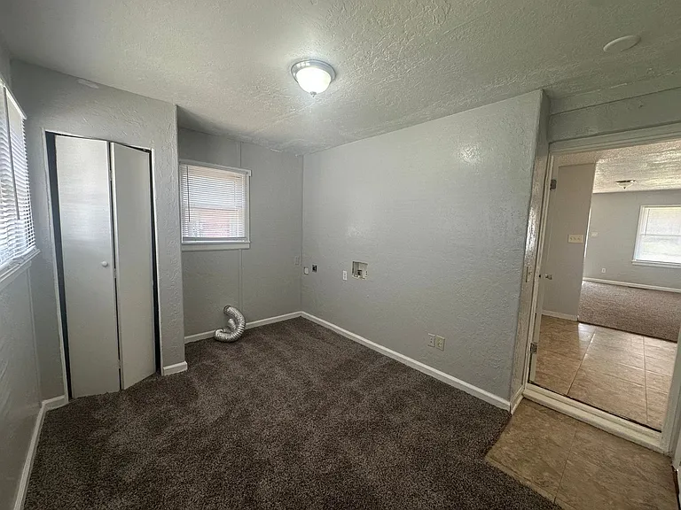 125 E Northrup Dr — Photo 24