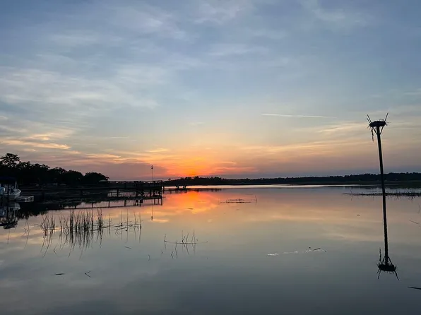 18 Tomahawk Trl, Saint Helena Island, SC 29920