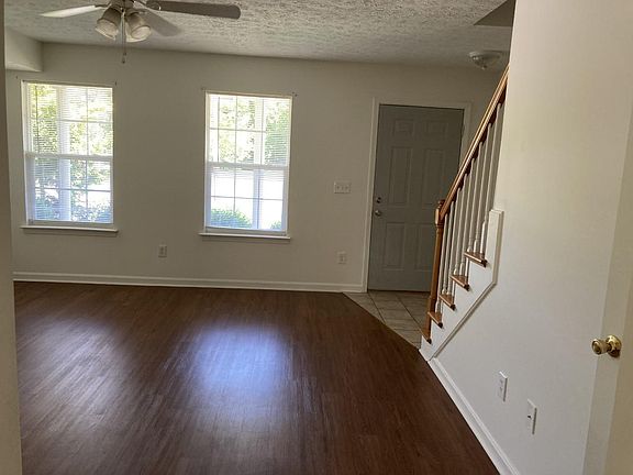 2nd image of 600 E Hill St