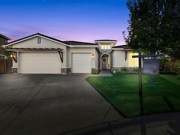 3rd image of 5121 Dodson Pl