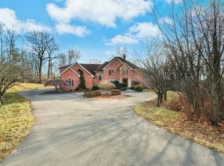 215 Old Mountain Rd, Farmington, CT 06032