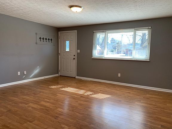 3rd image of 5581 Buenos Aires Blvd
