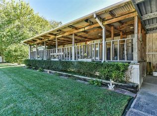 326 Red Haven Dr, Highlands, TX 77562