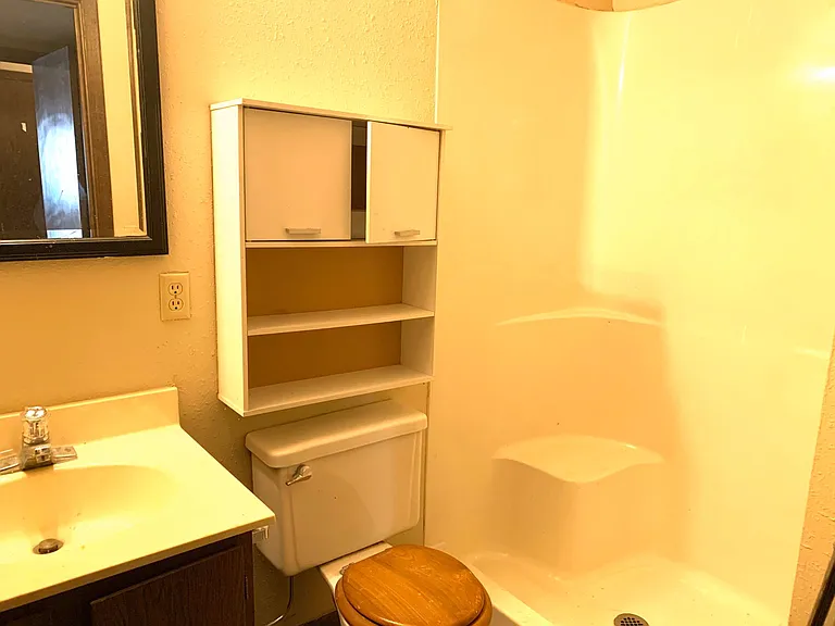 1089 Regency Dr — Photo 12