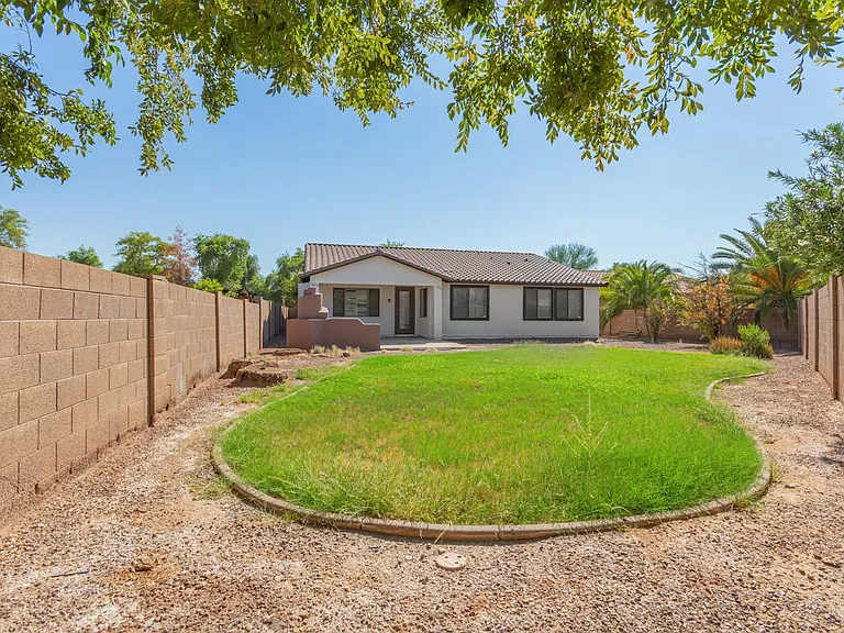 2206 W Fawn Dr — Photo 31